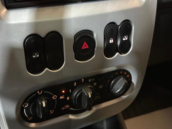 Renault Sandero I с пробегом 2013 года, цена 575 000 рублей, 210285 км, хэтчбек, Автокод Объявления