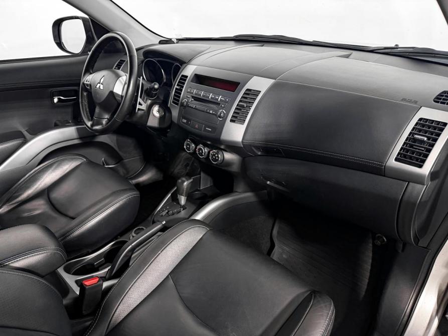 Mitsubishi Outlander II Рестайлинг Санкт-Петербург  - изображение 14