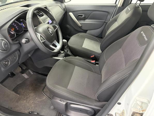 Renault Logan II Рестайлинг с пробегом 2022 года, цена 1 298 000 рублей, 75083 км, седан, Автокод Объявления