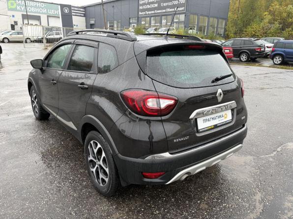 Renault Kaptur I с пробегом 2018 года, цена 1 319 000 рублей, 193509 км, внедорожник, Автокод Объявления