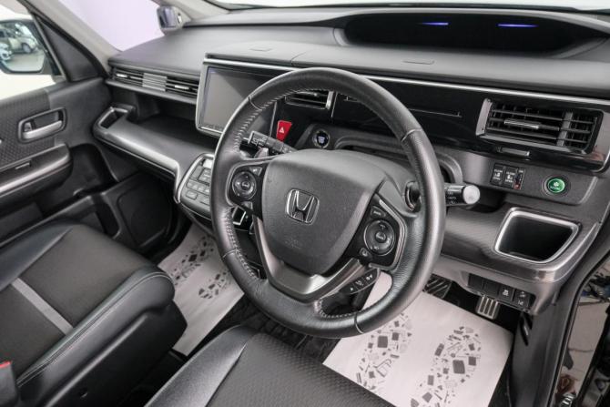 Honda Stepwgn V Рестайлинг с пробегом 2019 года, цена 2 299 000 рублей, 93000 км, минивэн, Автокод Объявления