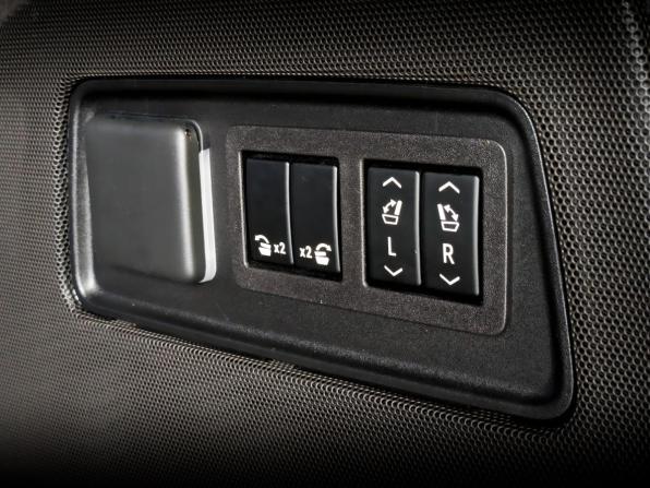 Cadillac Escalade V с пробегом 2023 года, цена 10 500 000 рублей, 37639 км, внедорожник, Автокод Объявления
