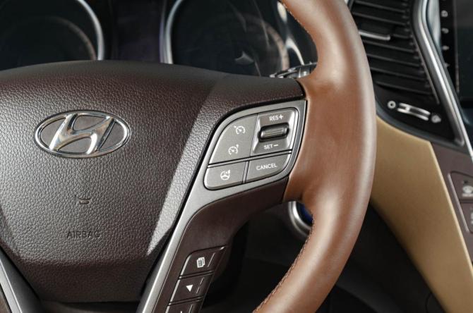 Hyundai Santa Fe III с пробегом 2013 года, цена 1 699 000 рублей, 212946 км, внедорожник, Автокод Объявления