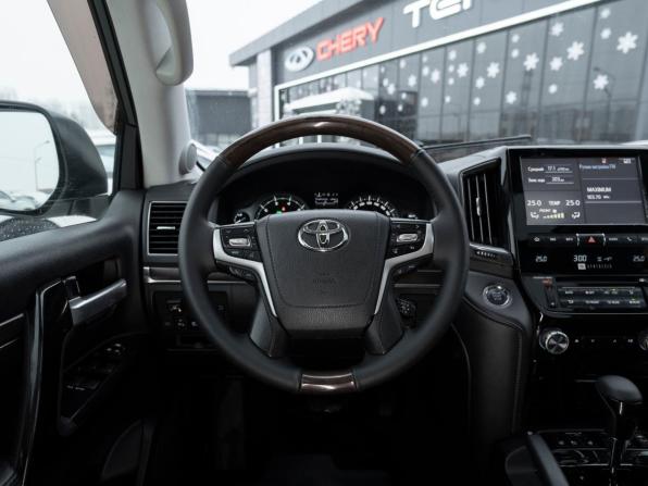 Toyota Land Cruiser 200 Series Рестайлинг 2 с пробегом 2017 года, цена 5 900 000 рублей, 197309 км, внедорожник, Автокод Объявления