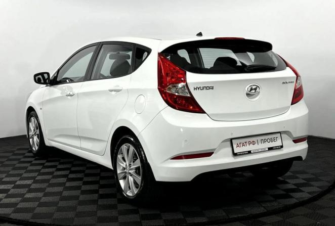 Hyundai Solaris I с пробегом 2014 года, цена 950 000 рублей, 133548 км, хэтчбек, Автокод Объявления