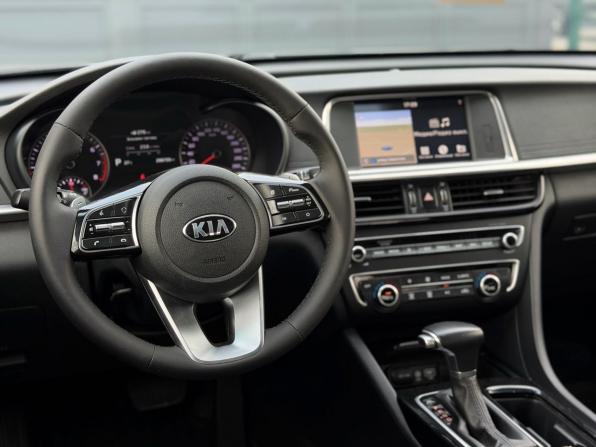 Kia Optima IV Рестайлинг с пробегом 2018 года, цена 1 600 000 рублей, 290000 км, седан, Автокод Объявления