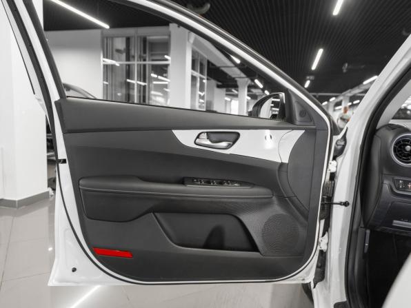 Kia Cerato IV Рестайлинг с пробегом 2025 года, цена 2 700 000 рублей, 951 км, седан, Автокод Объявления