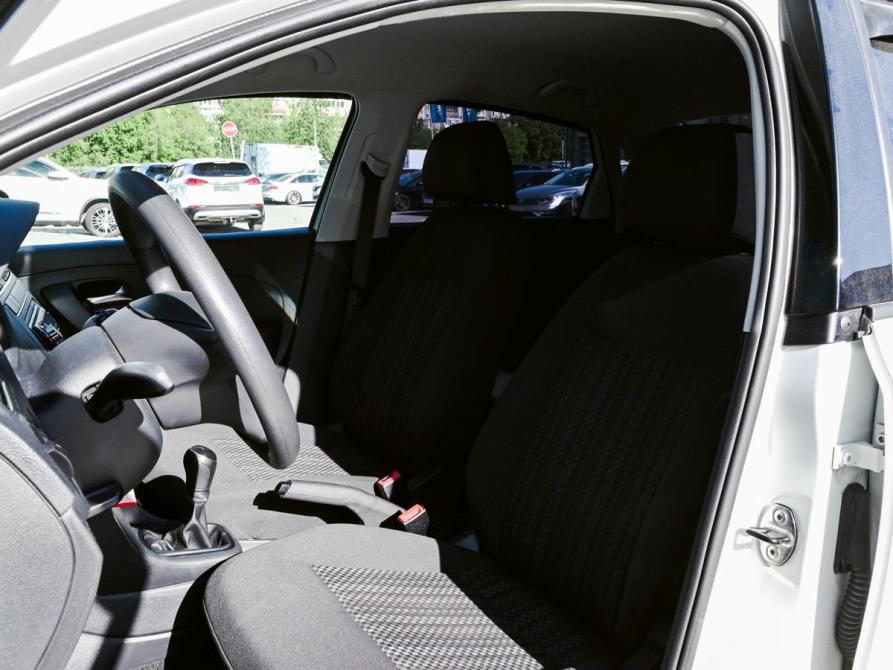 Volkswagen Polo V Рестайлинг Екатеринбург  - изображение 14