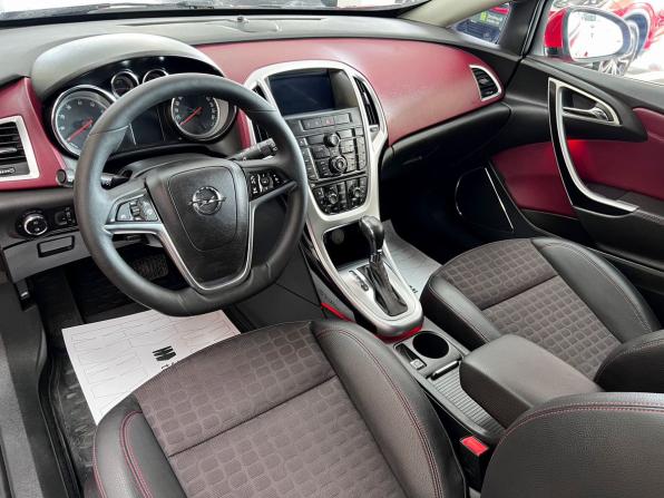 Opel Astra J Рестайлинг с пробегом 2014 года, цена 1 095 000 рублей, 129014 км, хэтчбек, Автокод Объявления