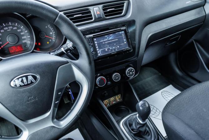 Kia Rio III Рестайлинг с пробегом 2017 года, цена 778 000 рублей, 105253 км, седан, Автокод Объявления