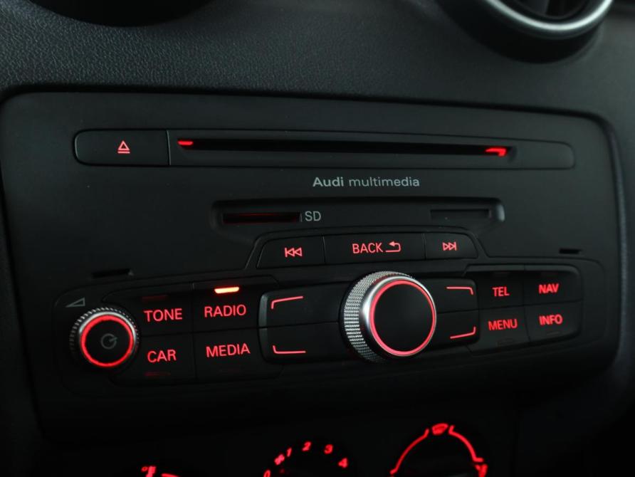 Audi A1 I (8X) Москва  - изображение 13