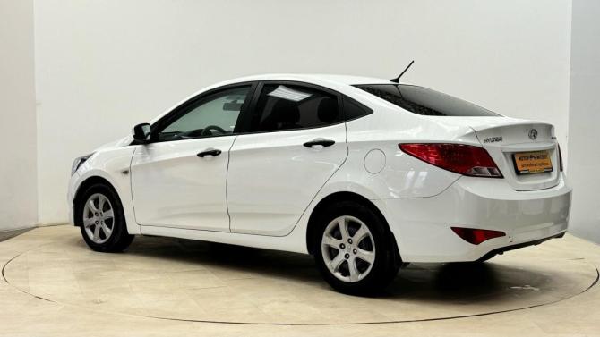 Hyundai Solaris I Рестайлинг с пробегом 2015 года, цена 699 500 рублей, 199489 км, седан, Автокод Объявления