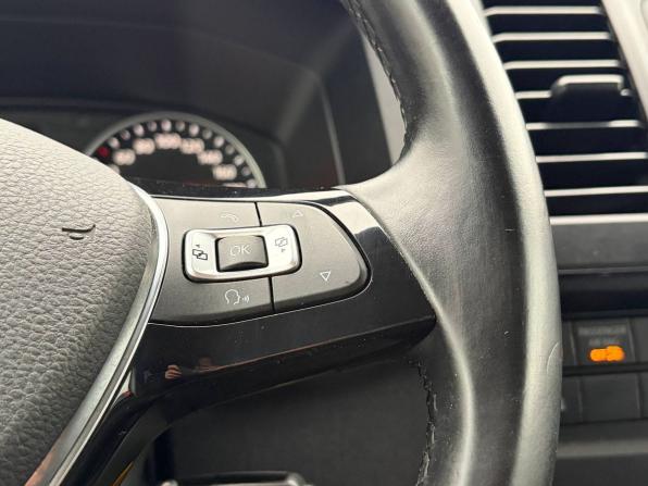 Volkswagen Caravelle T6 с пробегом 2015 года, цена 2 995 000 рублей, 132336 км, минивэн, Автокод Объявления