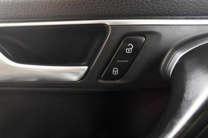 Volkswagen Passat B7 с пробегом 2012 года, цена 929 000 рублей, 238500 км, седан, Автокод Объявления