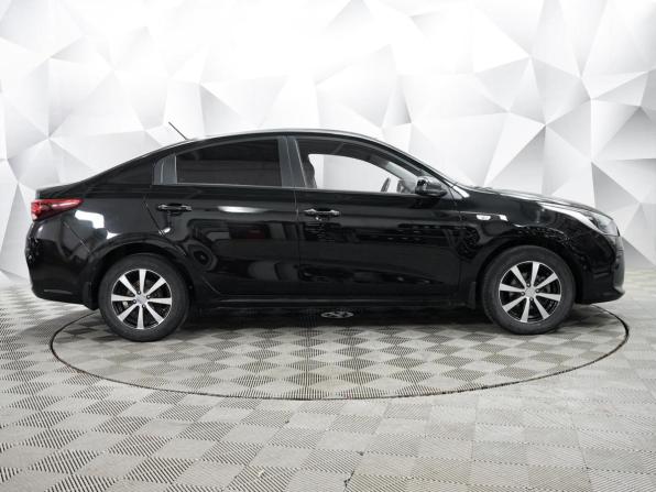 Kia Rio IV с пробегом 2018 года, цена 1 393 000 рублей, 86565 км, седан, Автокод Объявления