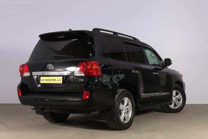 Toyota Land Cruiser 200 Series Рестайлинг 1 с пробегом 2013 года, цена 4 199 000 рублей, 229189 км, внедорожник, Автокод Объявления