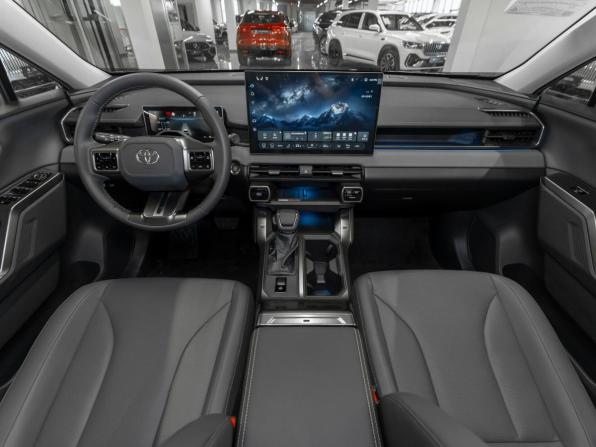 Toyota RAV4 VI (XA60) с пробегом 2026 года, цена 4 500 000 рублей, 30 км, внедорожник, Автокод Объявления