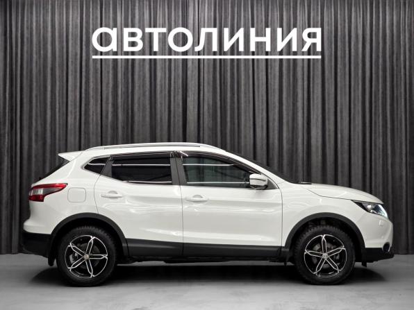 Nissan Qashqai II с пробегом 2015 года, цена 1 700 000 рублей, 93000 км, внедорожник, Автокод Объявления