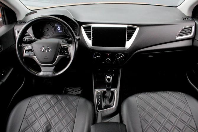 Hyundai Solaris II с пробегом 2017 года, цена 1 310 000 рублей, 132610 км, седан, Автокод Объявления