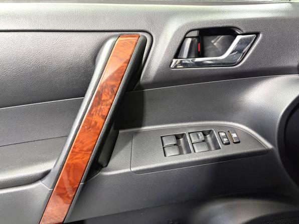 Toyota Highlander II (XU40) Рестайлинг с пробегом 2011 года, цена 1 850 000 рублей, 262352 км, внедорожник, Автокод Объявления