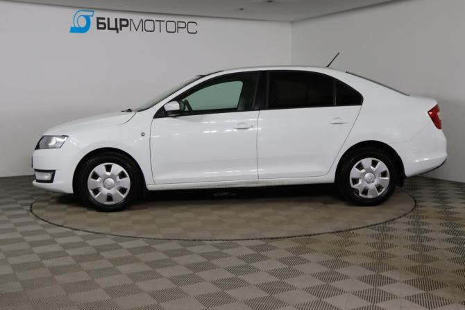 Skoda Rapid I с пробегом 2016 года, цена 899 990 рублей, 211546 км, лифтбек, Автокод Объявления