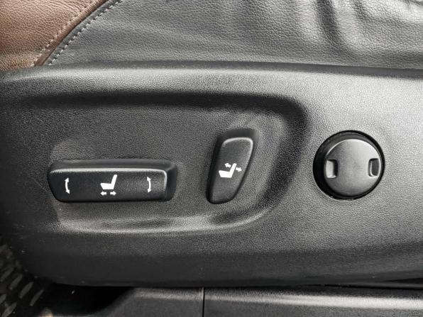 Toyota Land Cruiser Prado 150 Series Рестайлинг 1 с пробегом 2016 года, цена 3 995 000 рублей, 137221 км, внедорожник, Автокод Объявления