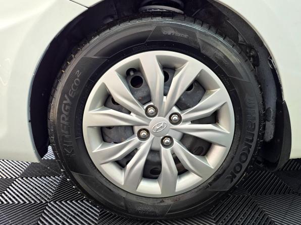 Hyundai Solaris I с пробегом 2013 года, цена 665 000 рублей, 226000 км, седан, Автокод Объявления