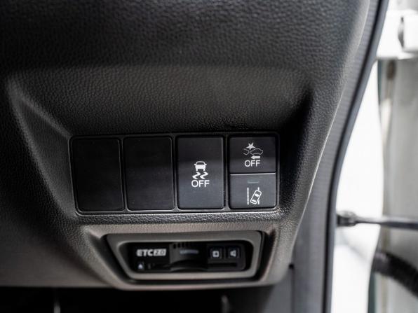 Honda Stepwgn V Рестайлинг с пробегом 2020 года, цена 2 360 000 рублей, 98700 км, минивэн, Автокод Объявления