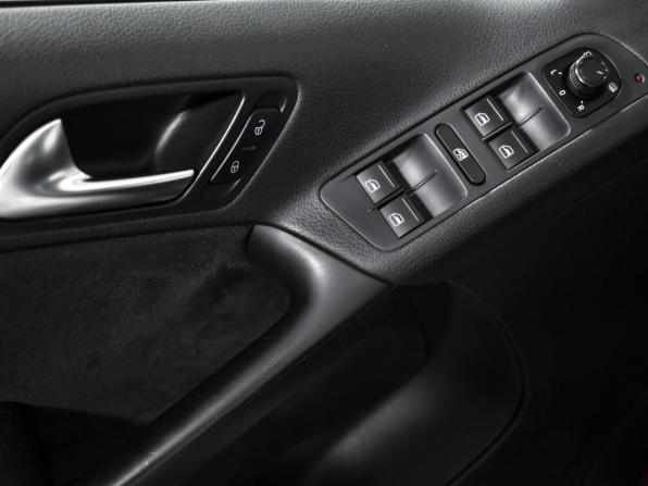 Volkswagen Tiguan I Рестайлинг с пробегом 2016 года, цена 1 401 000 рублей, 137346 км, внедорожник, Автокод Объявления