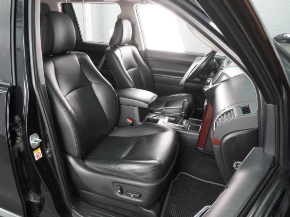Toyota Land Cruiser Prado 150 Series Рестайлинг 1 с пробегом 2015 года, цена 4 349 000 рублей, 288005 км, внедорожник, Автокод Объявления