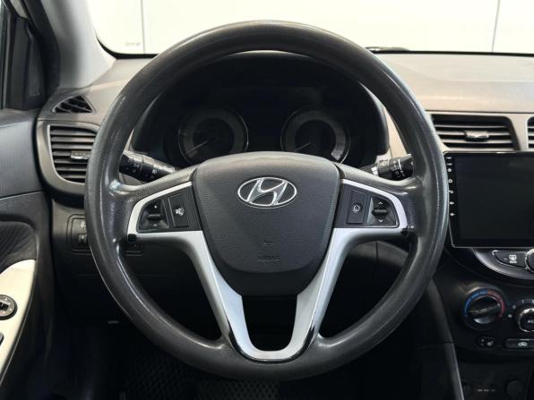 Hyundai Solaris I с пробегом 2012 года, цена 850 000 рублей, 182155 км, седан, Автокод Объявления