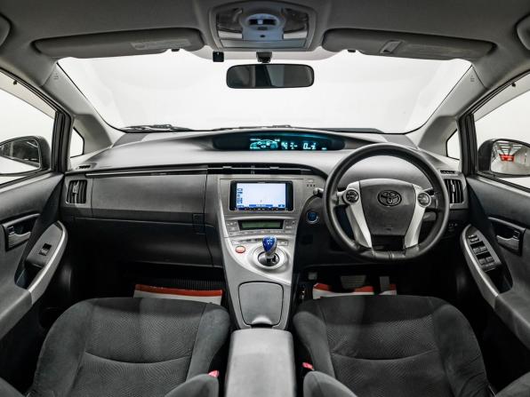 Toyota Prius III Рестайлинг (XW30) с пробегом 2012 года, цена 1 235 000 рублей, 103439 км, лифтбек, Автокод Объявления