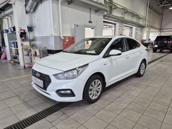 Hyundai Solaris II с пробегом 2017 года, цена 1 390 000 рублей, 81000 км, седан, Автокод Объявления