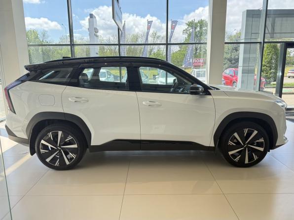 Geely Atlas II с пробегом 2024 года, цена 3 140 000 рублей, 8000 км, внедорожник, Автокод Объявления