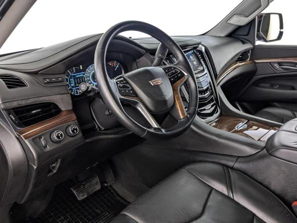 Cadillac Escalade IV с пробегом 2016 года, цена 4 300 000 рублей, 88981 км, внедорожник, Автокод Объявления