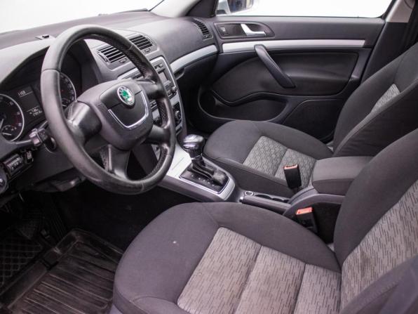 Skoda Octavia II (A5) Рестайлинг с пробегом 2011 года, цена 548 000 рублей, 276916 км, лифтбек, Автокод Объявления