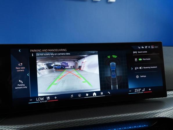 BMW 3 серии VII (G2x) Рестайлинг 2 с пробегом 2025 года, цена 6 949 900 рублей, 5341 км, седан, Автокод Объявления