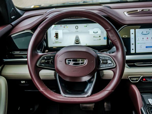 Geely Monjaro I с пробегом 2023 года, цена 2 600 000 рублей, 133727 км, внедорожник, Автокод Объявления