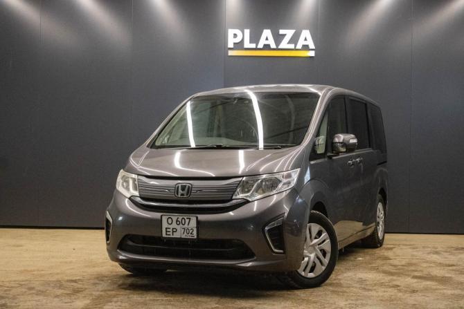 Honda Stepwgn V Рестайлинг с пробегом 2018 года, цена 2 149 000 рублей, 103977 км, минивэн, Автокод Объявления