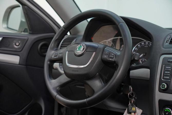 Skoda Octavia II (A5) Рестайлинг с пробегом 2011 года, цена 519 000 рублей, 155455 км, лифтбек, Автокод Объявления