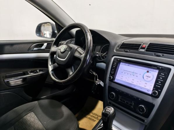 Skoda Octavia II (A5) Рестайлинг с пробегом 2011 года, цена 568 000 рублей, 399868 км, лифтбек, Автокод Объявления