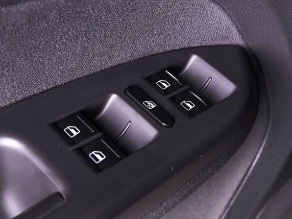 Volkswagen Touran I Рестайлинг 2 с пробегом 2013 года, цена 1 250 000 рублей, 261730 км, компактвэн, Автокод Объявления