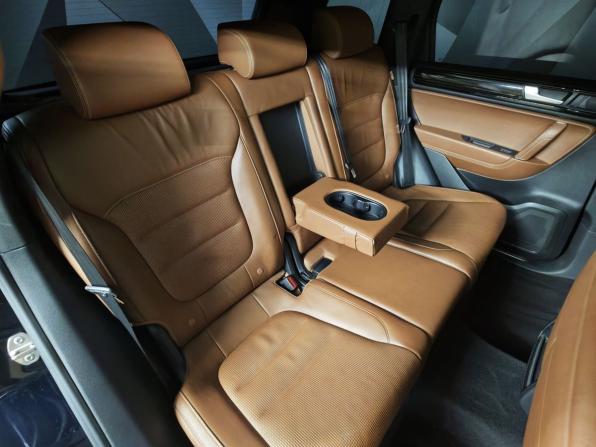 Volkswagen Touareg II с пробегом 2013 года, цена 1 795 000 рублей, 301576 км, внедорожник, Автокод Объявления