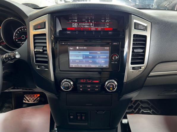 Mitsubishi Pajero IV Рестайлинг 2 с пробегом 2015 года, цена 2 480 000 рублей, 175438 км, внедорожник, Автокод Объявления