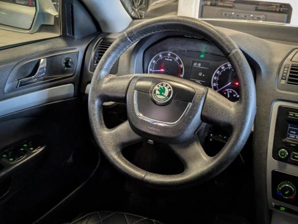 Skoda Octavia II (A5) Рестайлинг с пробегом 2012 года, цена 699 900 рублей, 126000 км, универсал, Автокод Объявления