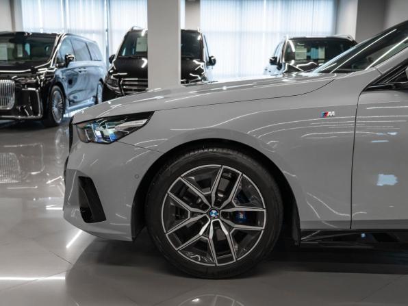 BMW 5 серии VIII (G60/G61/G68) с пробегом 2025 года, цена 6 800 000 рублей, 17134 км, седан, Автокод Объявления