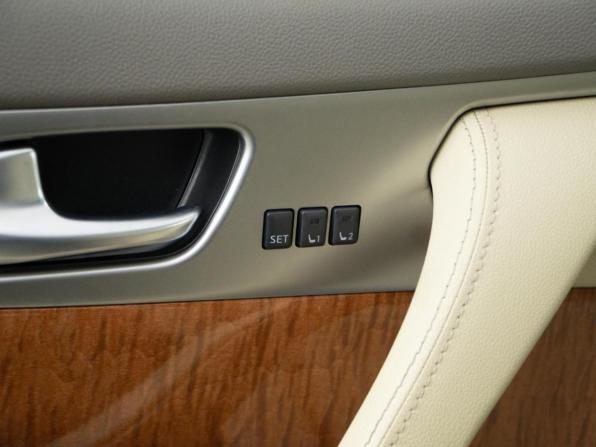 Infiniti QX70 с пробегом 2015 года, цена 2 549 999 рублей, 133327 км, внедорожник, Автокод Объявления