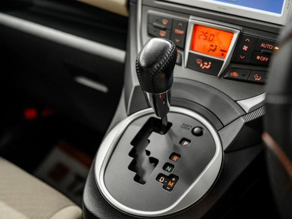 Toyota Ractis II с пробегом 2013 года, цена 1 150 000 рублей, 29192 км, хэтчбек, Автокод Объявления