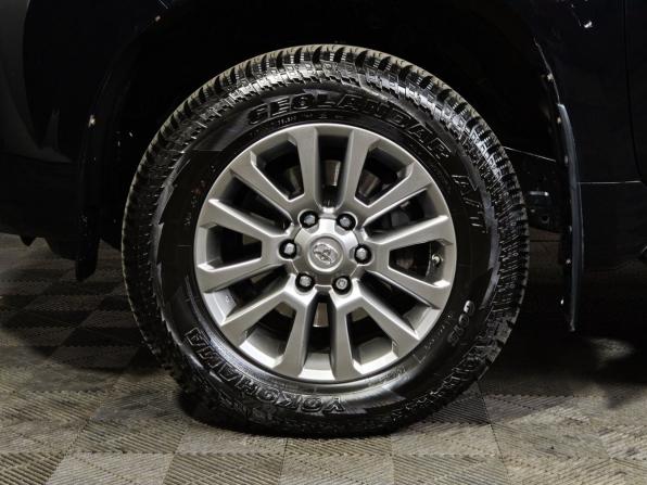 Toyota Land Cruiser Prado 150 Series Рестайлинг 2 с пробегом 2018 года, цена 4 895 000 рублей, 85184 км, внедорожник, Автокод Объявления