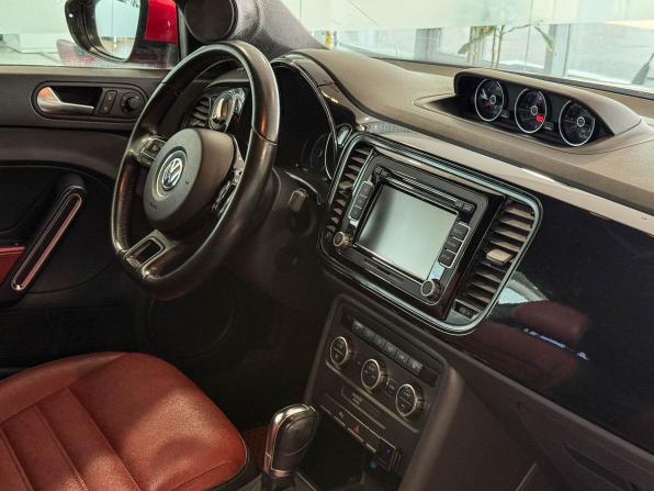 Volkswagen Beetle II (A5) с пробегом 2013 года, цена 1 215 000 рублей, 219019 км, хэтчбек, Автокод Объявления